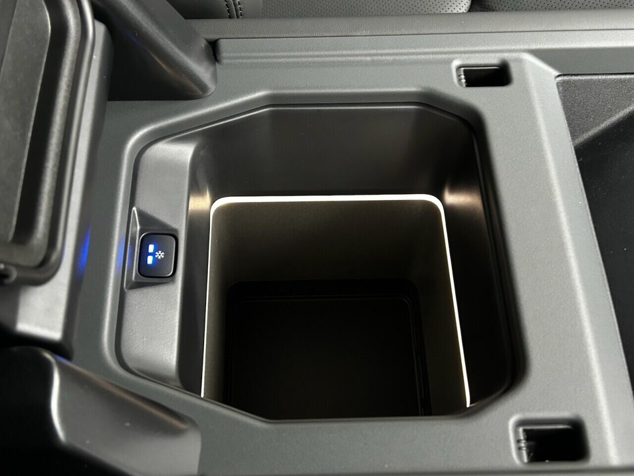 Used Land Rover Defender 110 for sale - 76952971: Photo 48