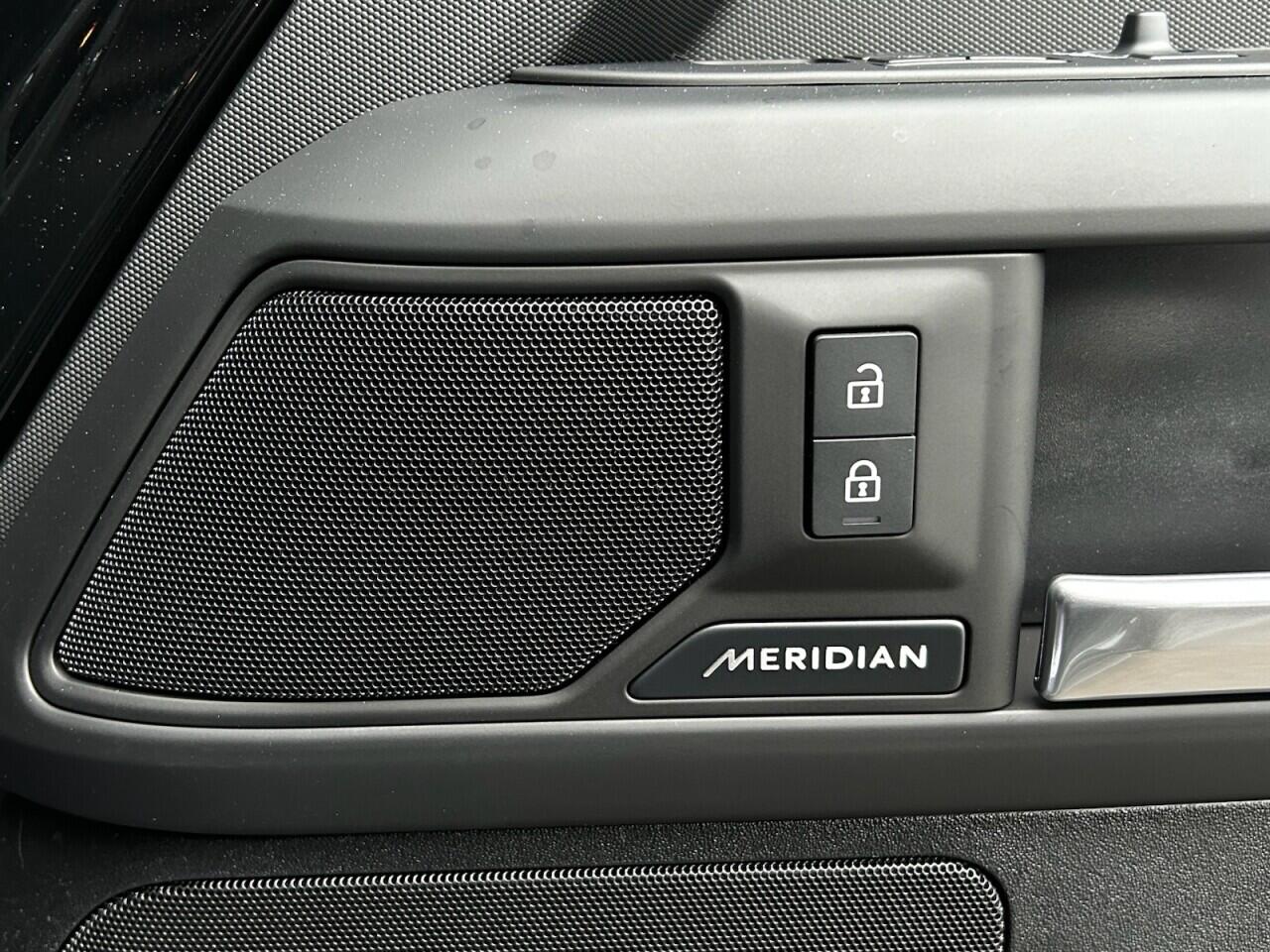 Used Land Rover Defender 110 for sale - 76952971: Photo 52