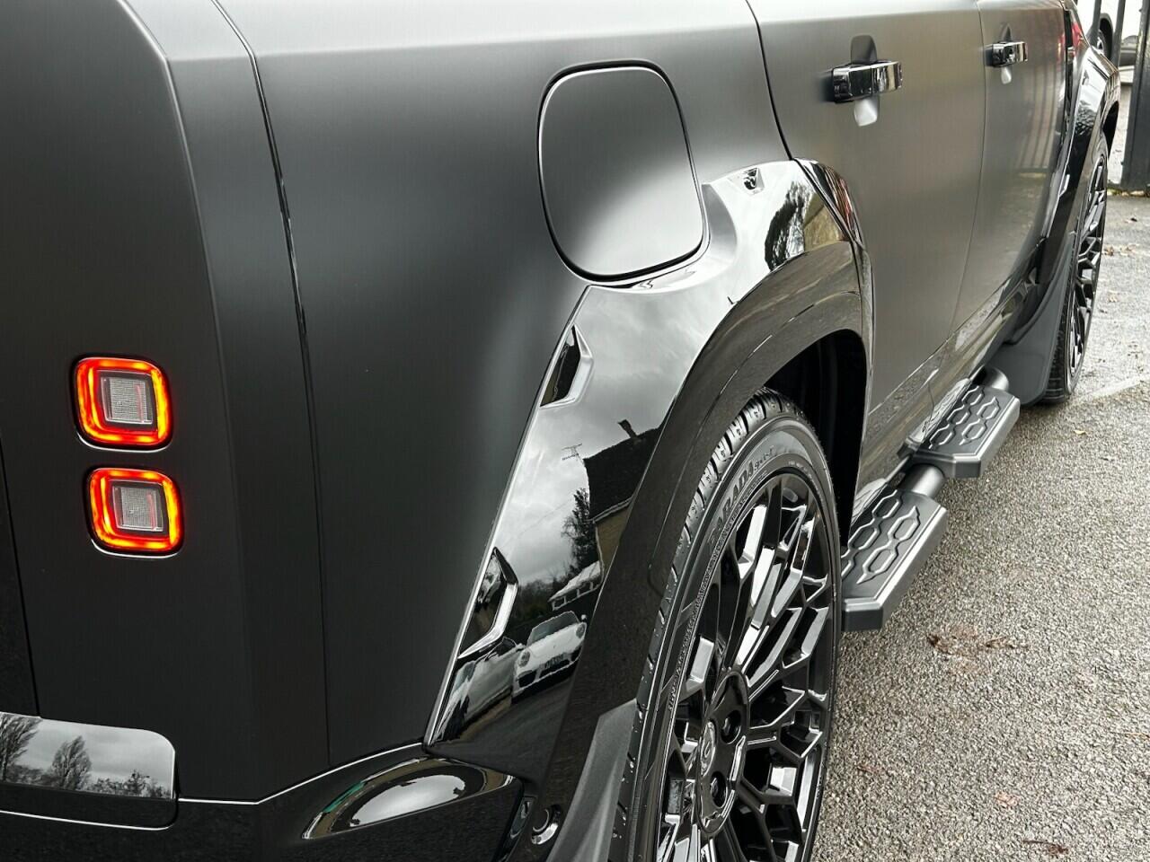 Used Land Rover Defender 110 for sale - 76952971: Photo 63