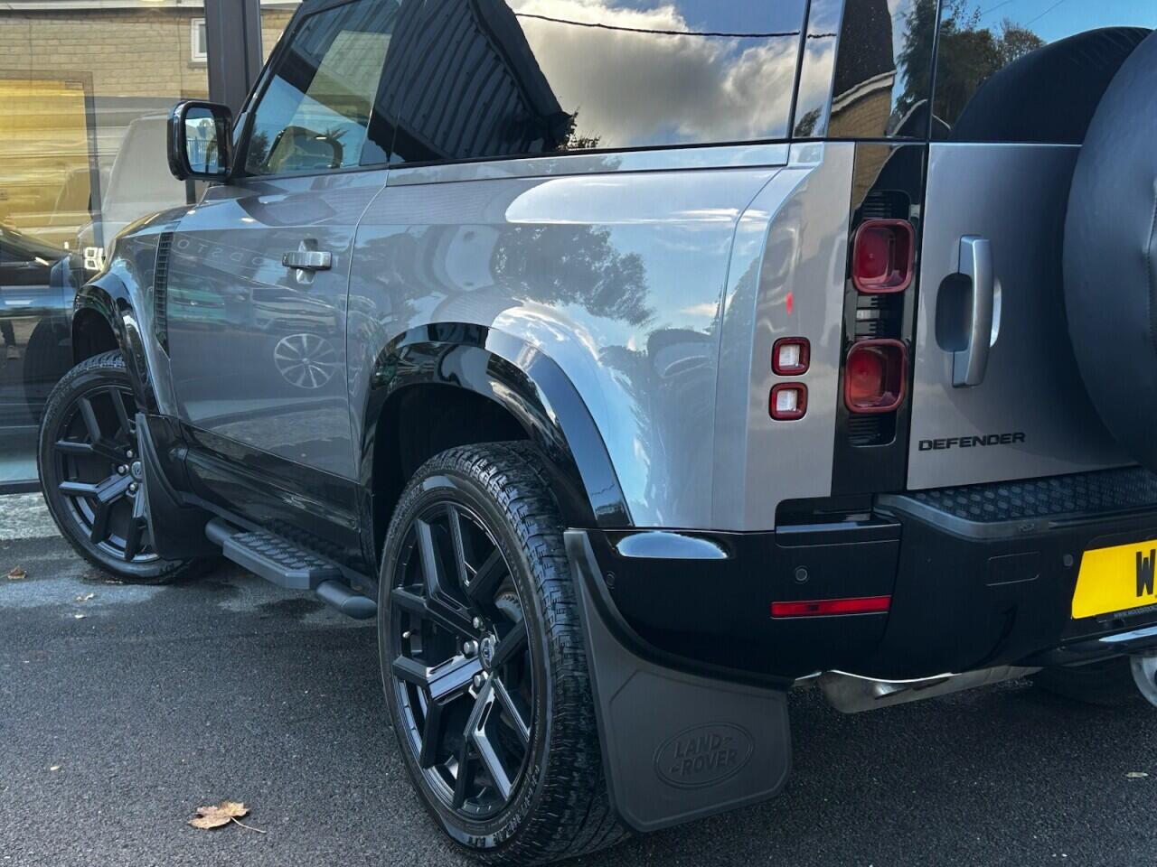 Used Land Rover Defender 2023 for sale - 76485654: Photo 18