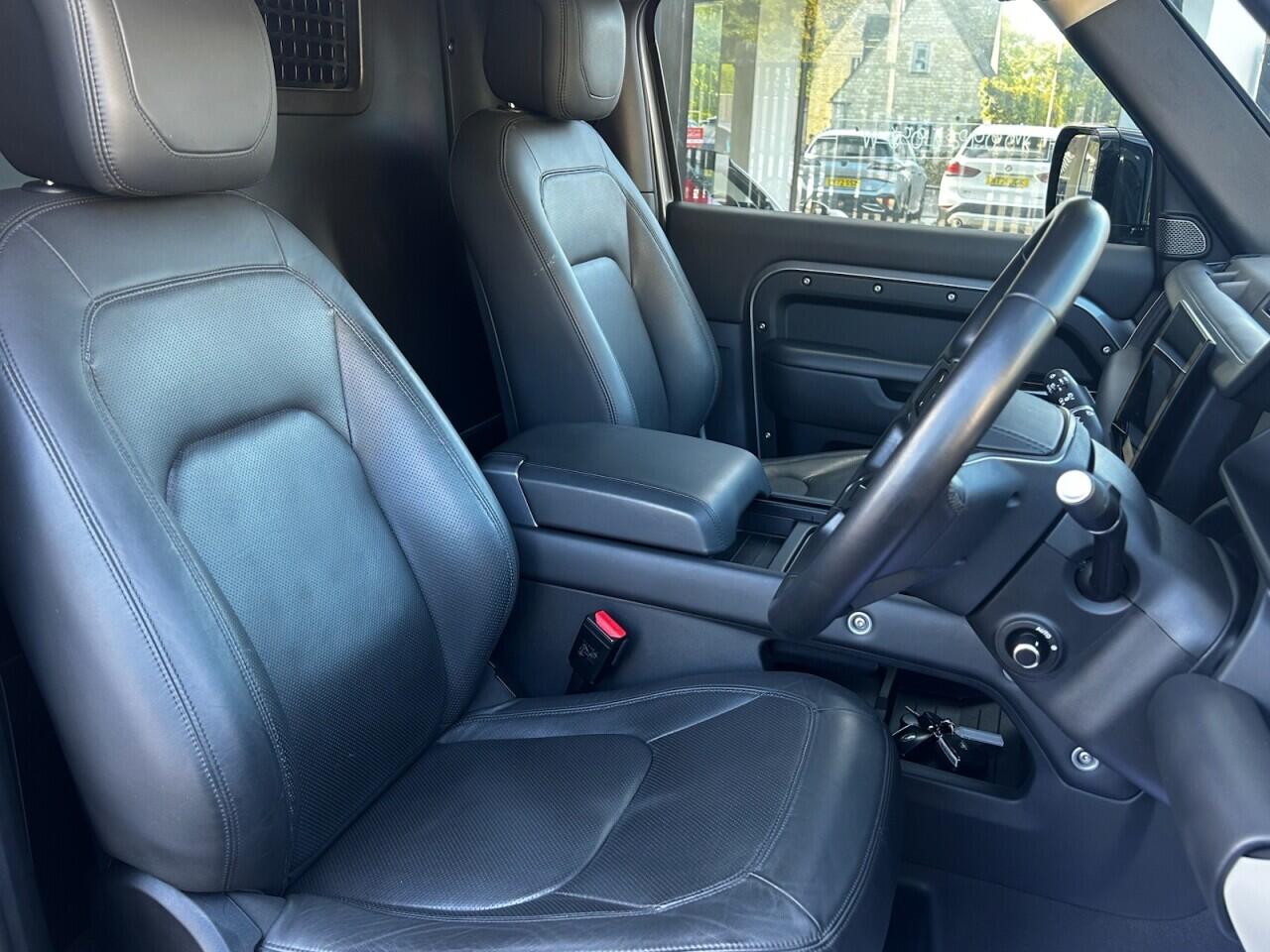 Used Land Rover Defender 2023 for sale - 76485654: Photo 28