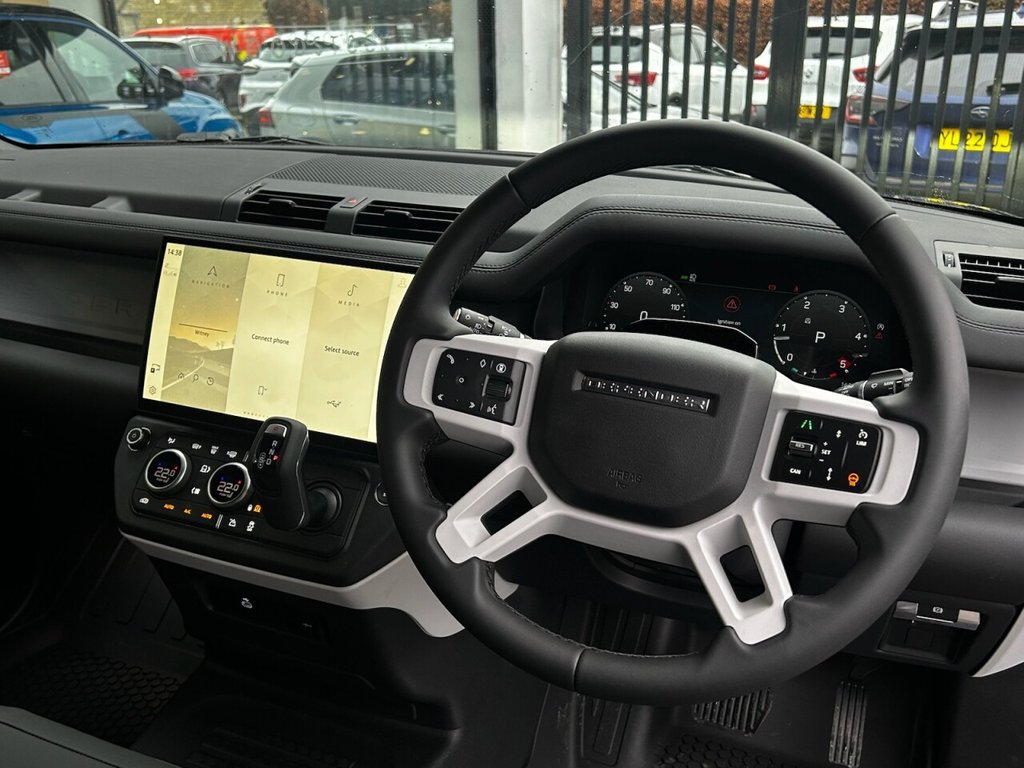 Used Land Rover Defender 90 2025 for sale - 77001016: Photo 20