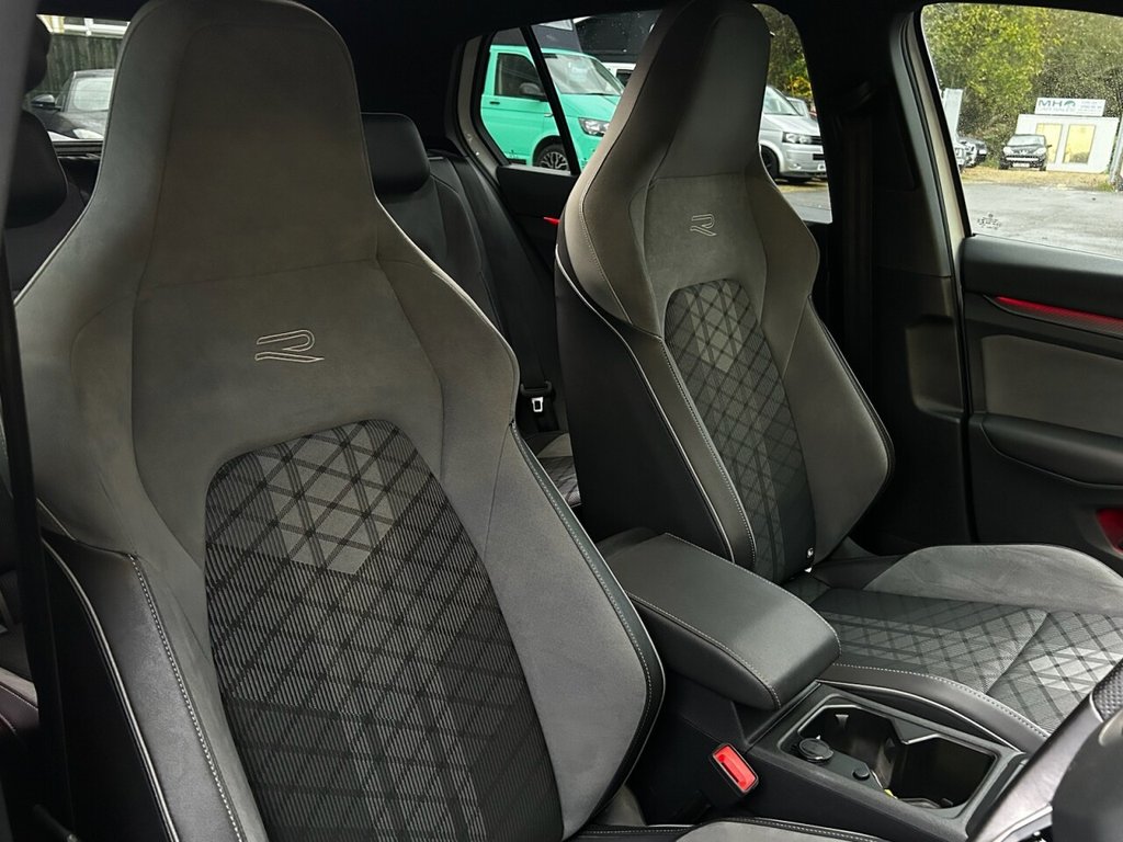 Used Volkswagen Golf 2021 for sale - 77000998: Photo 24