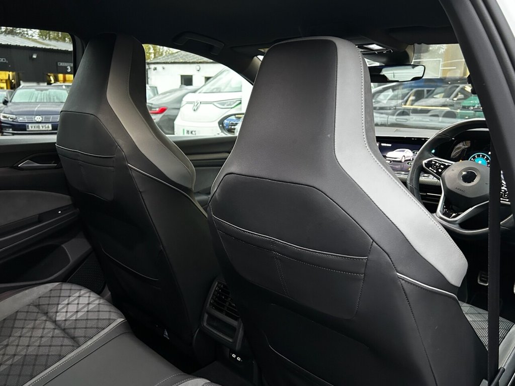 Used Volkswagen Golf 2021 for sale - 77000998: Photo 30