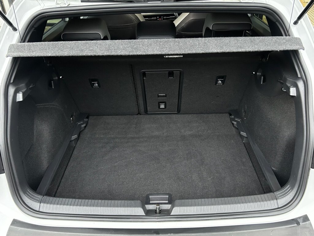 Used Volkswagen Golf 2021 for sale - 77000998: Photo 31