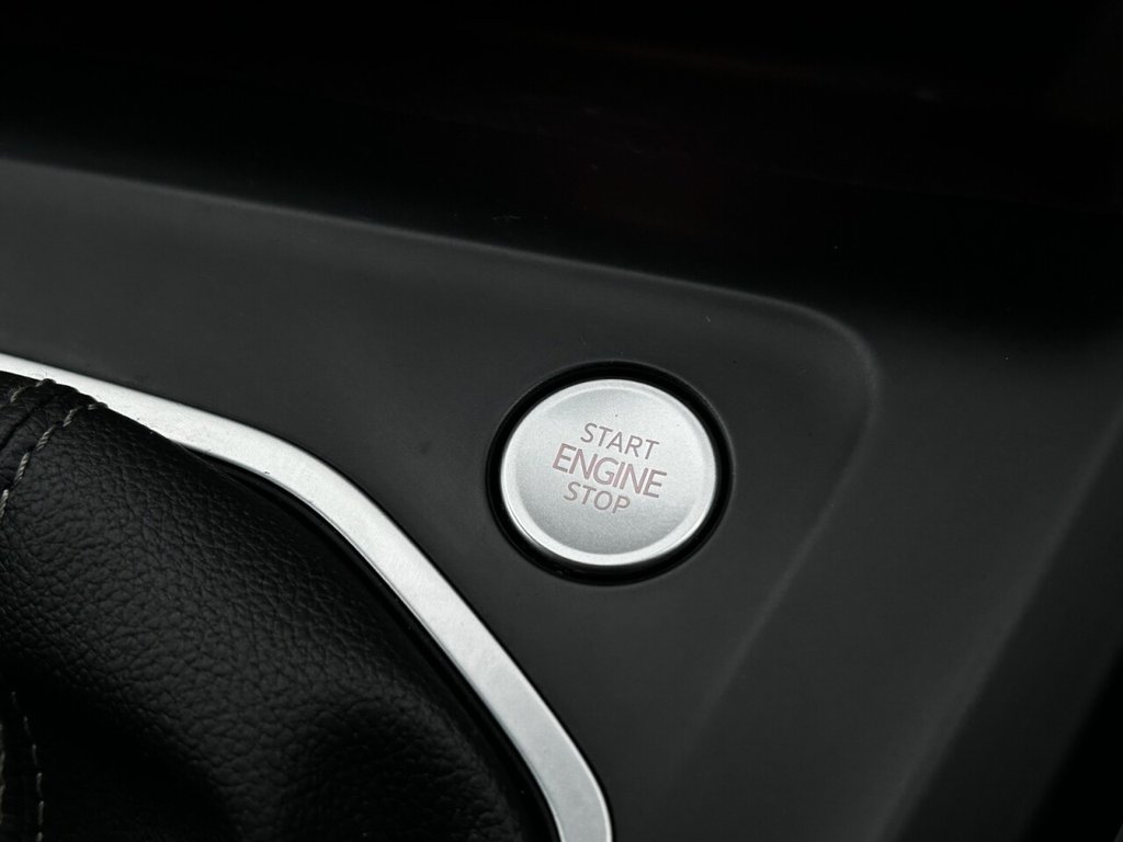 Used Volkswagen Golf 2021 for sale - 77000998: Photo 41