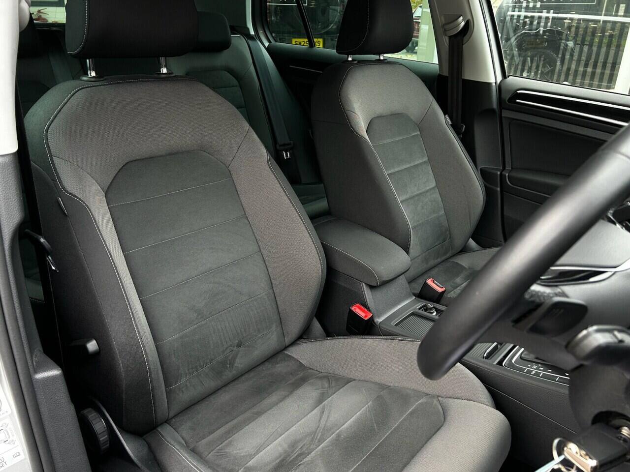 Used Volkswagen Golf 2020 for sale - 76550497: Photo 22