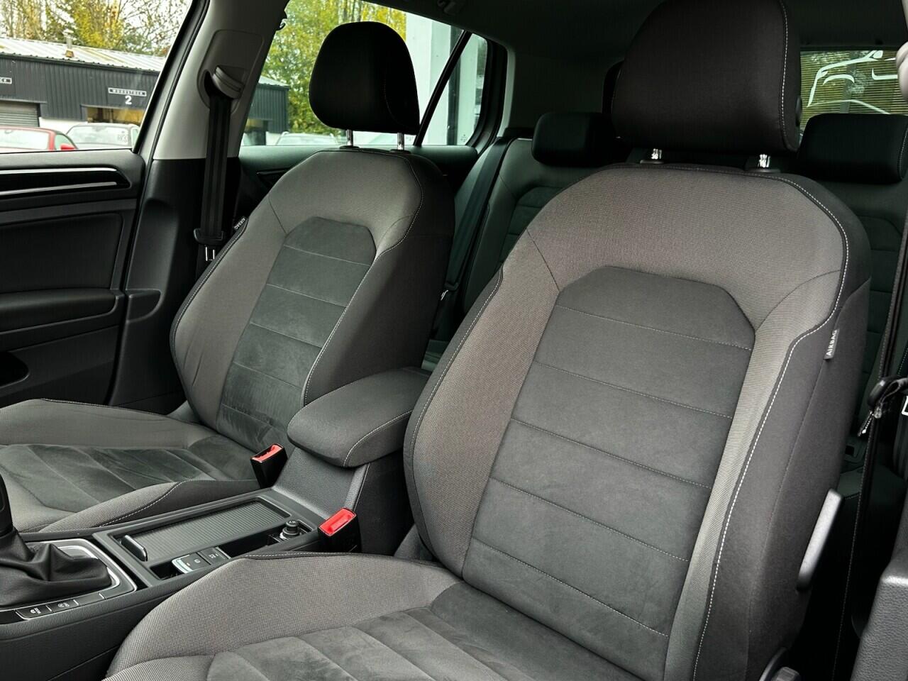 Used Volkswagen Golf 2020 for sale - 76550497: Photo 23