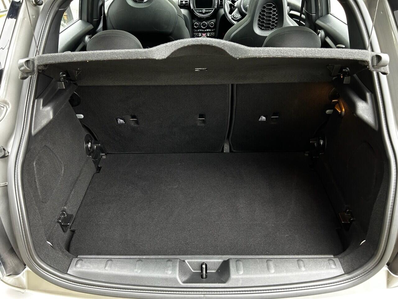 Used MINI Hatch 2019 for sale - 76336930: Photo 35