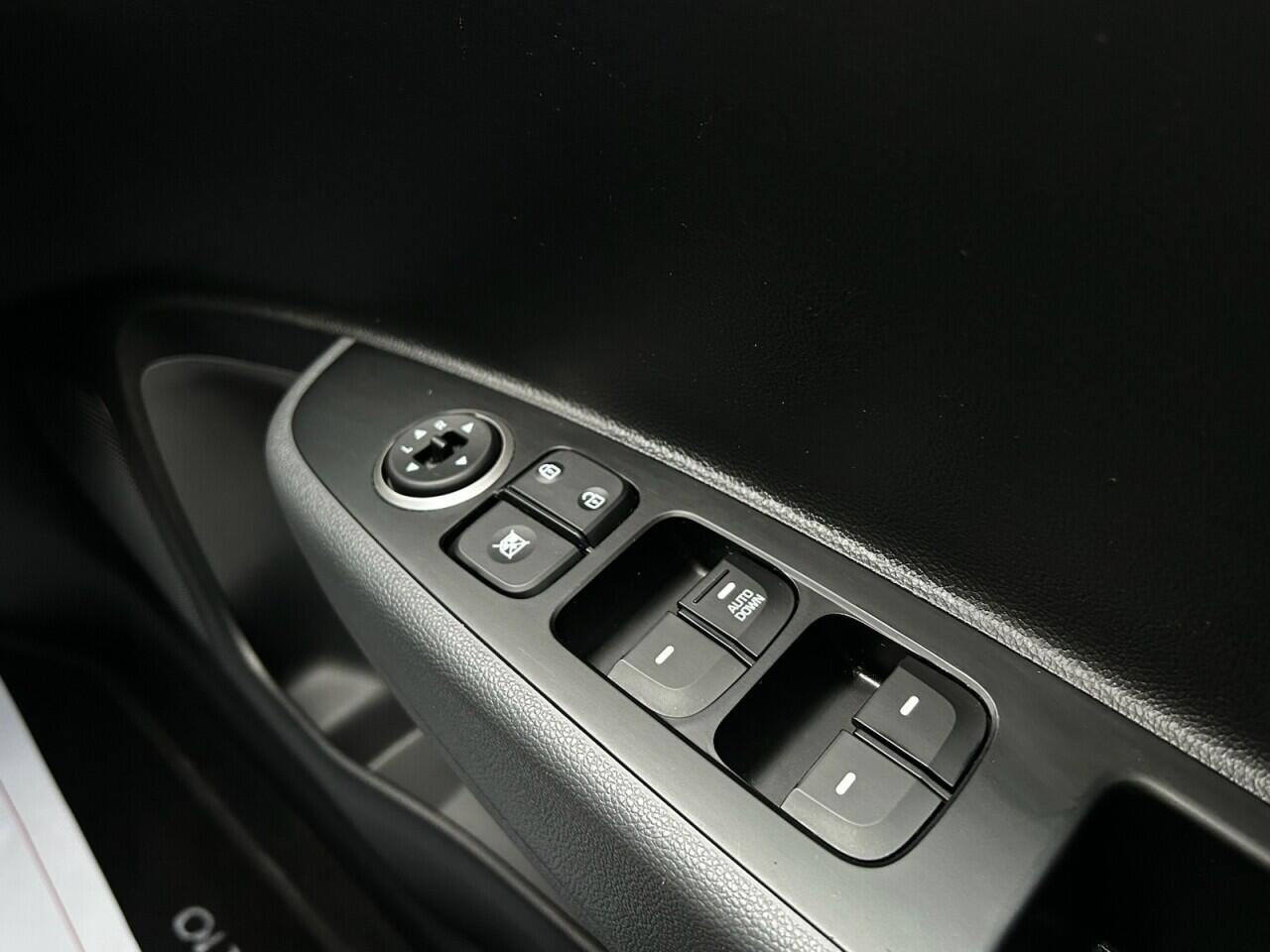 Used Hyundai i10 2018 for sale - 76336367: Photo 39