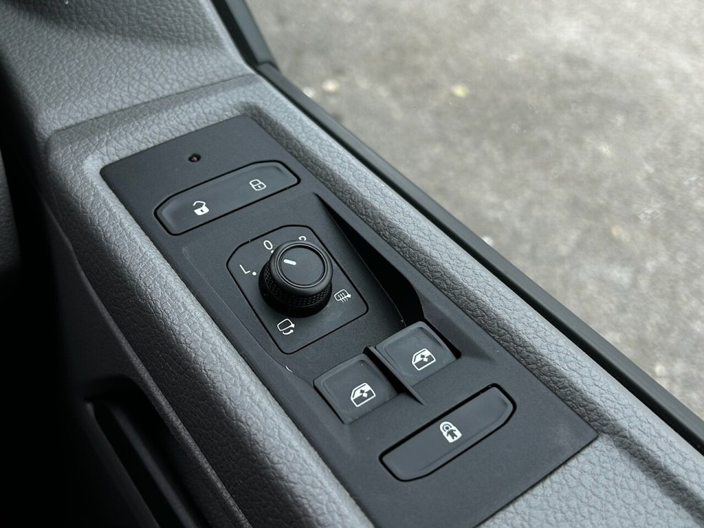 Used Volkswagen Transporter Shuttle 2020 for sale - 77680800: Photo 45