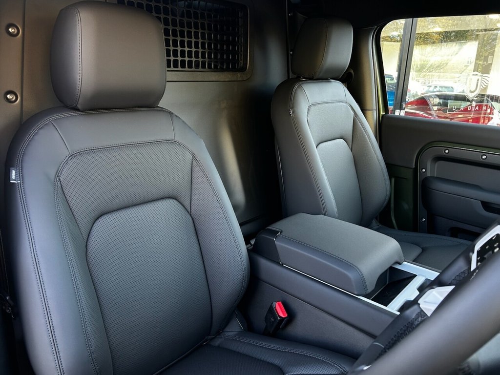Used Land Rover Defender 90 2025 for sale - 77001009: Photo 32