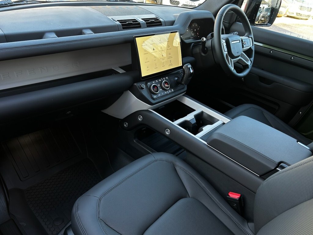 Used Land Rover Defender 90 2025 for sale - 77001009: Photo 34