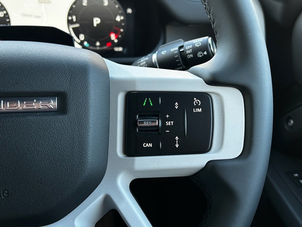 Used Land Rover Defender 90 2025 for sale - 77001009: Photo 45