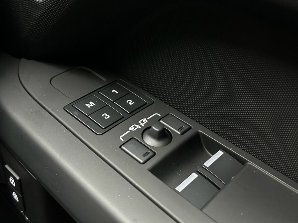 Used Land Rover Defender 2025 for sale - 77007642: Photo 45