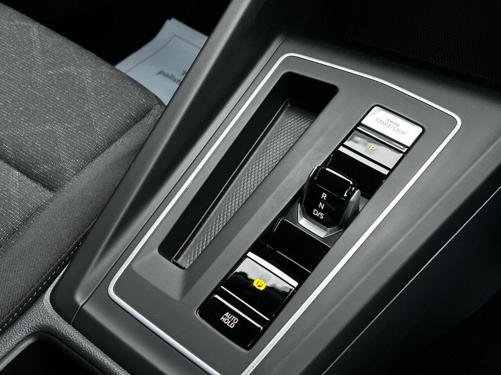 Used Volkswagen Golf 2024 for sale - 77001000: Photo 35