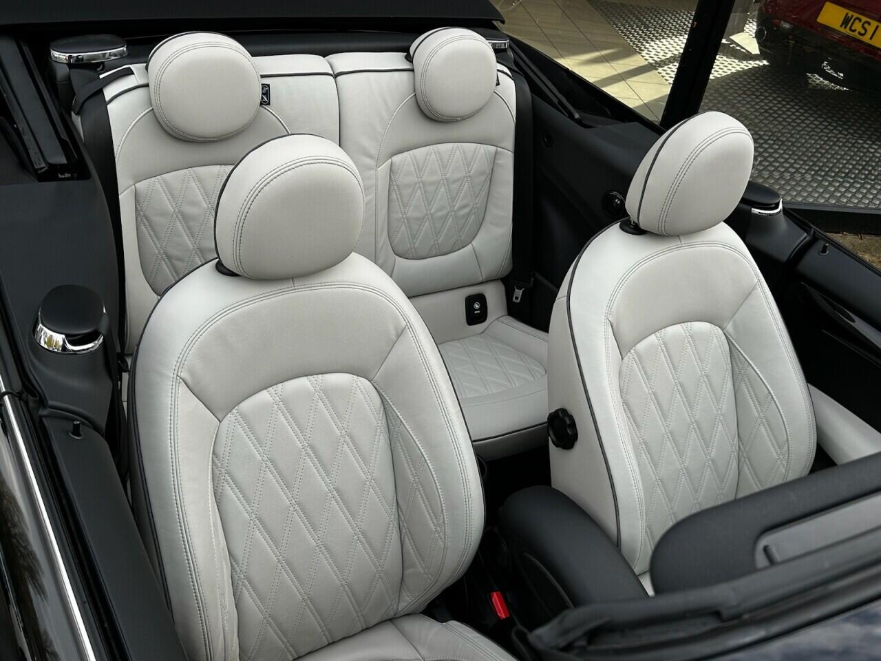 Used MINI Convertible 2023 for sale - 76549527: Photo 21