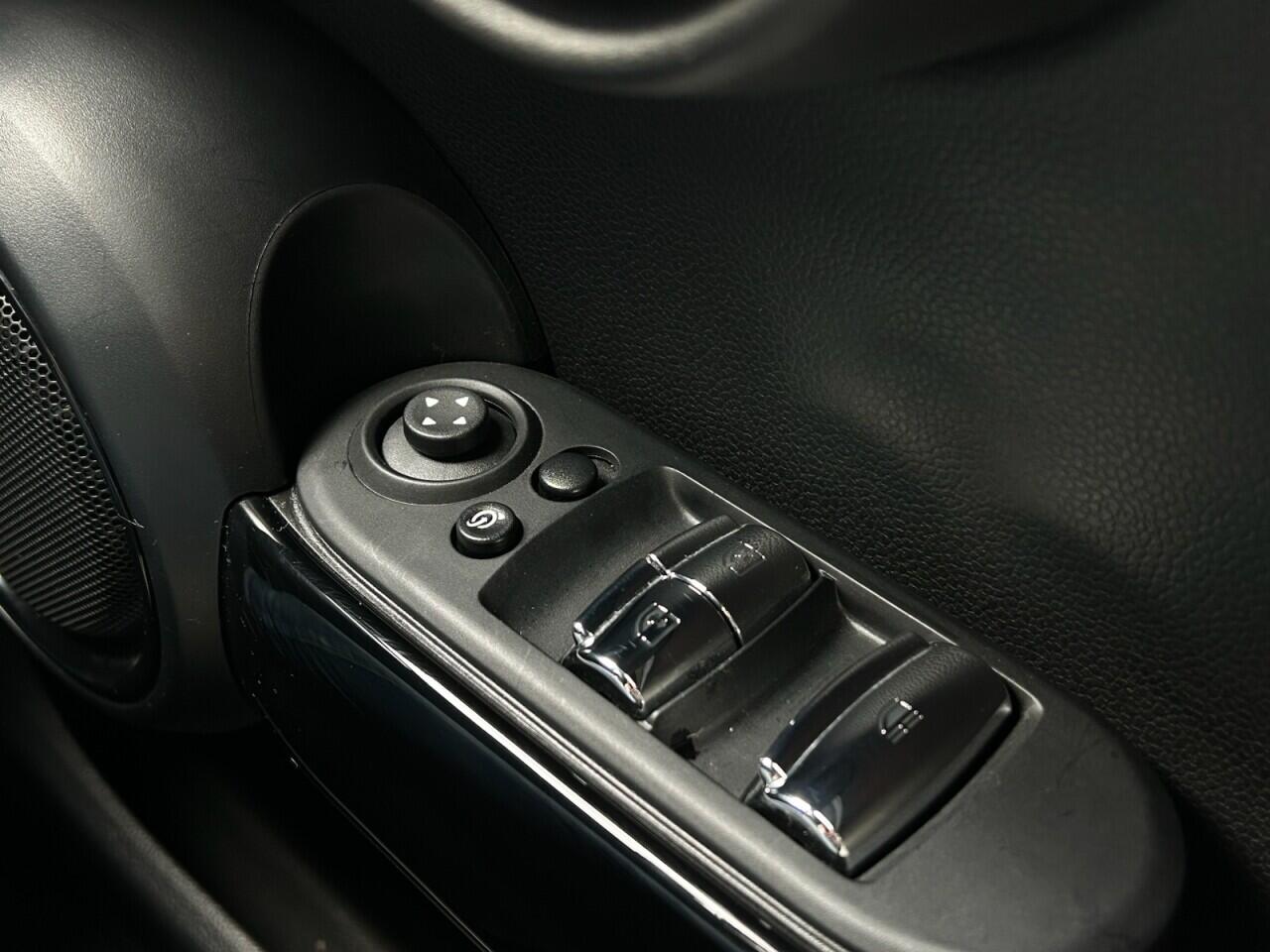 Used MINI Convertible 2023 for sale - 76549527: Photo 51