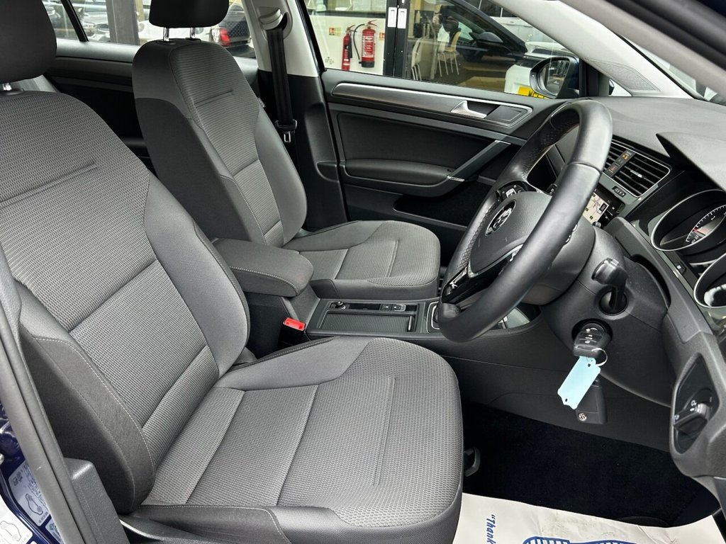 Used Volkswagen Golf 2017 for sale - 77520692: Photo 24
