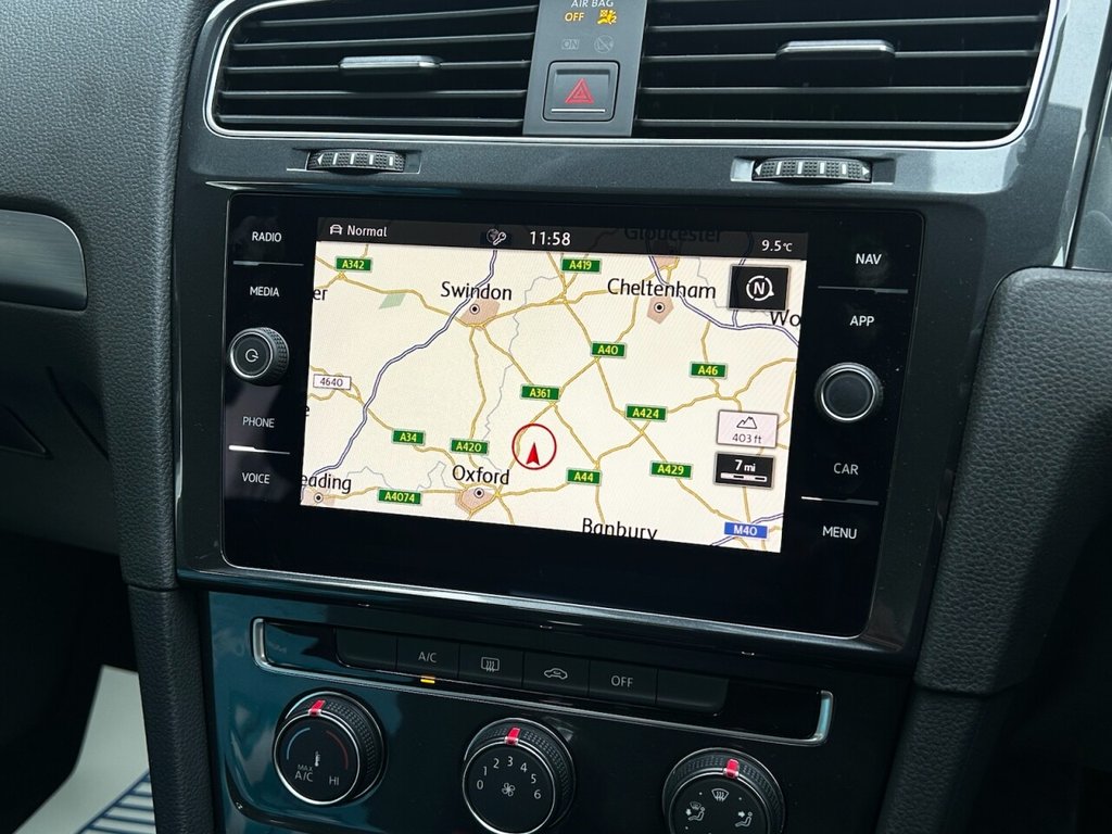 Used Volkswagen Golf 2017 for sale - 77520692: Photo 32