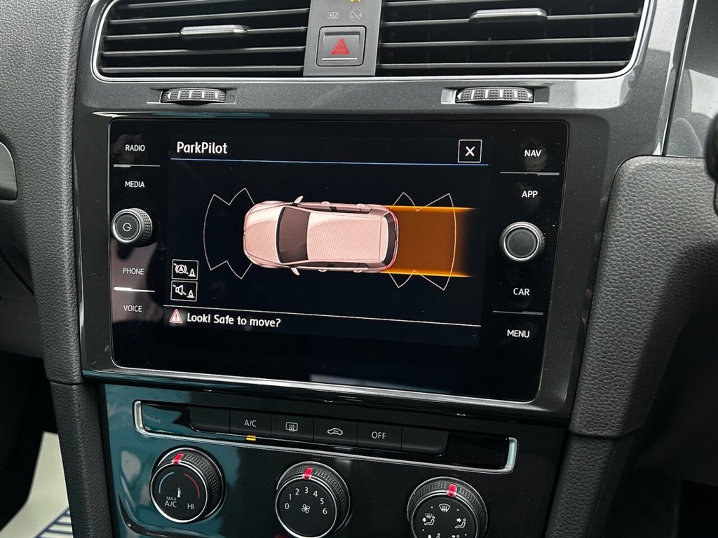 Used Volkswagen Golf 2017 for sale - 77520692: Photo 33