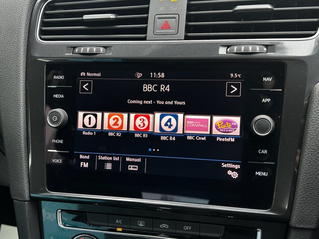 Used Volkswagen Golf 2017 for sale - 77520692: Photo 34