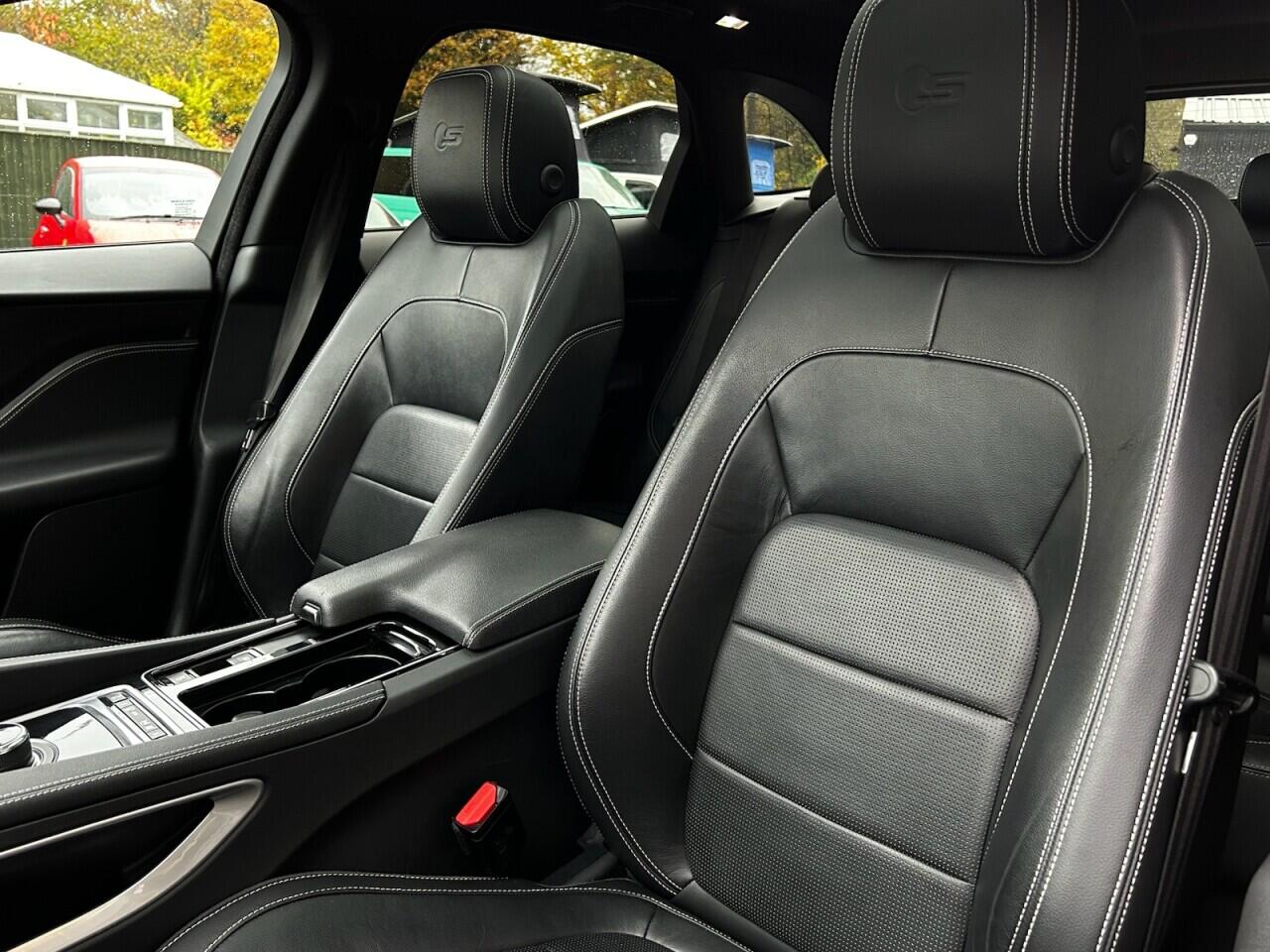 Used Jaguar F-Pace 2017 for sale - 76549210: Photo 34