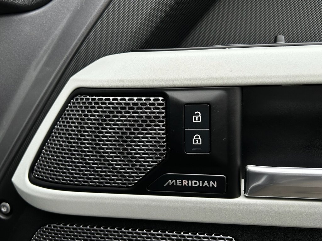 Used Land Rover Defender 2023 for sale - 77188548: Photo 44