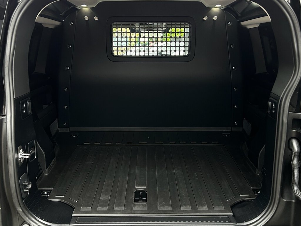 Used Land Rover Defender 2023 for sale - 77000985: Photo 28