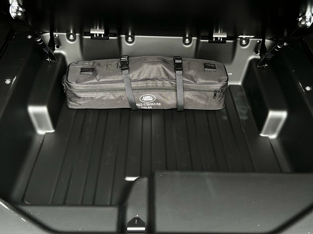 Used Land Rover Defender 2023 for sale - 77000985: Photo 29