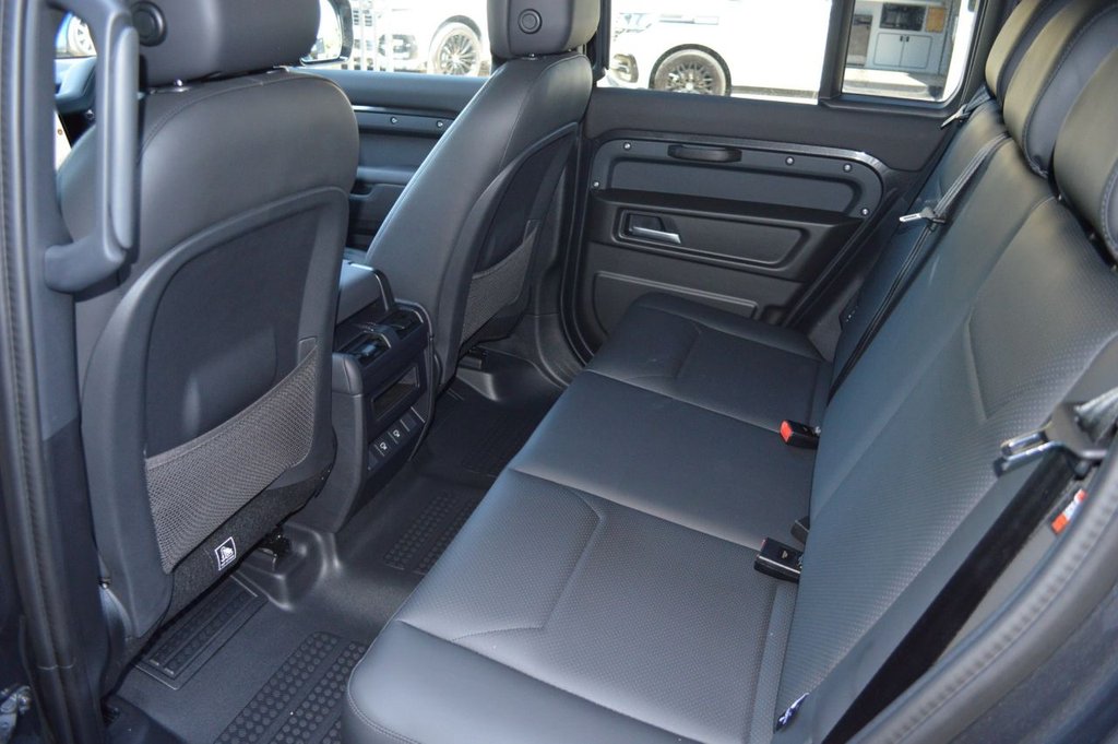 Used Land Rover Defender 110 2025 for sale - 77672700: Photo 40