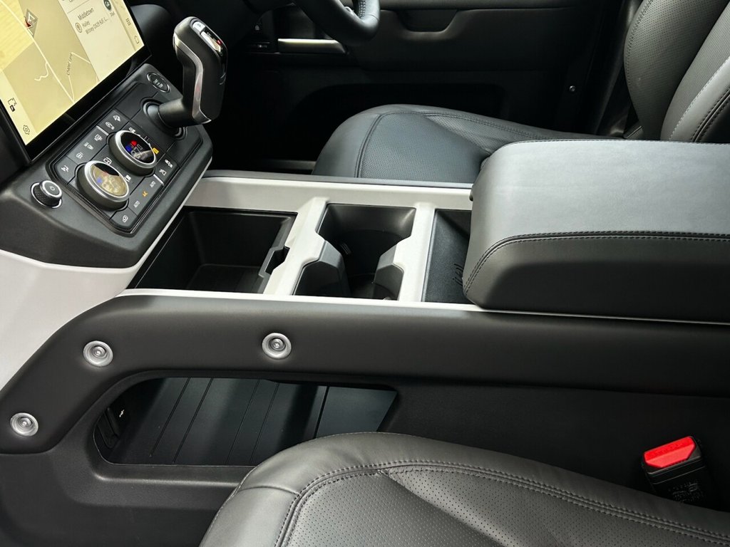 Used Land Rover Defender 110 2025 for sale - 77672700: Photo 44