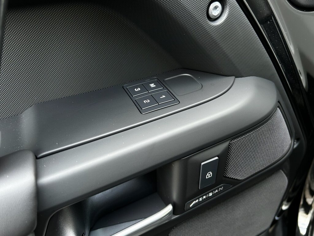 Used Land Rover Defender 110 2025 for sale - 77672700: Photo 49