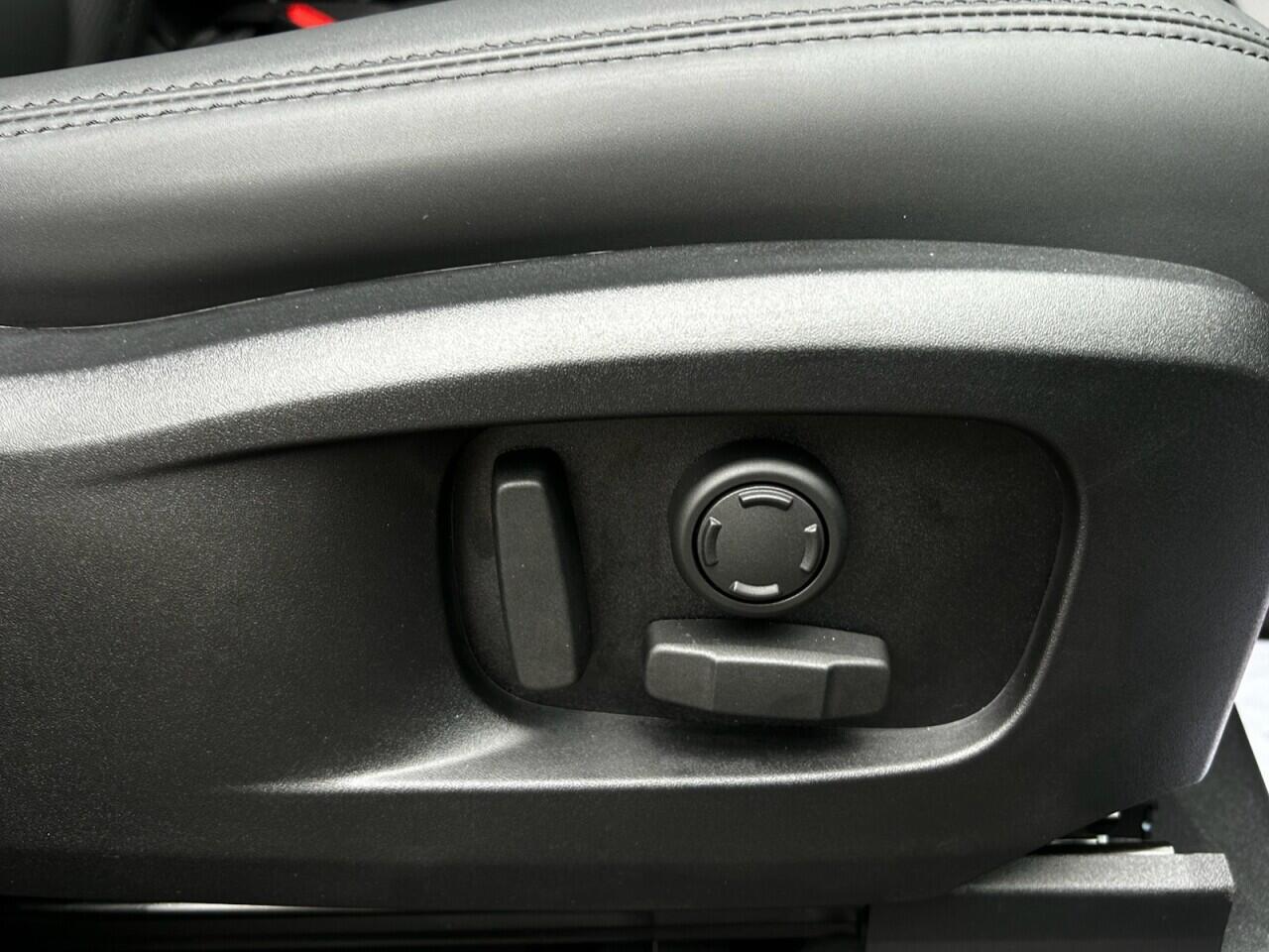 Used Land Rover Defender 110 for sale - 76632956: Photo 35