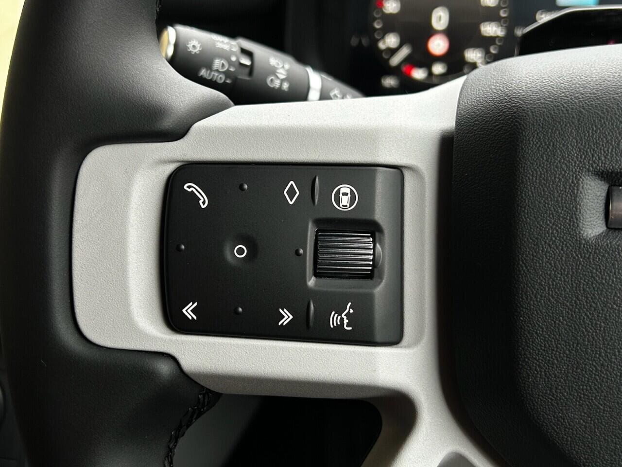 Used Land Rover Defender 110 for sale - 76632956: Photo 48