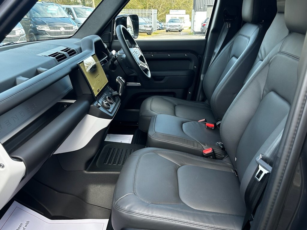 Used Land Rover Defender 110 2026 for sale - 77703602: Photo 23