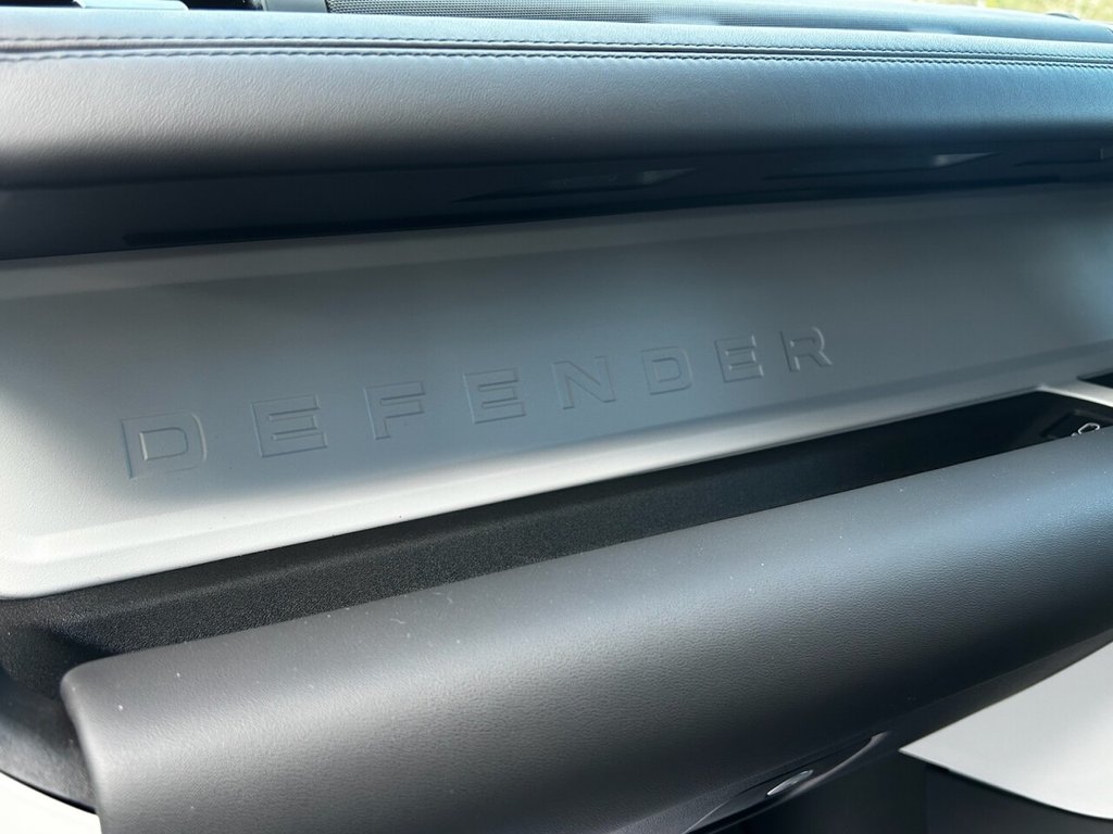 Used Land Rover Defender 110 2026 for sale - 77703602: Photo 35