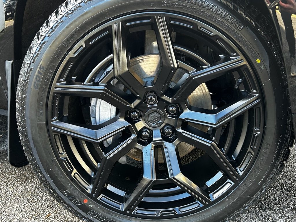 Used Land Rover Defender 110 2026 for sale - 77703602: Photo 50