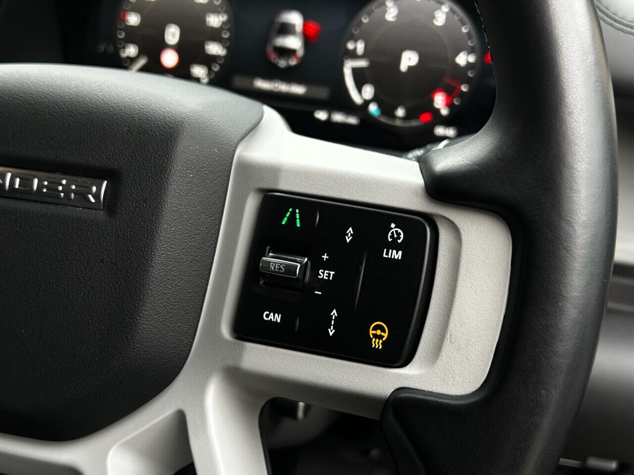 Used Land Rover Defender 2023 for sale - 76336715: Photo 32