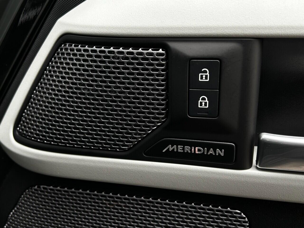 Used Land Rover Defender 2023 for sale - 76336715: Photo 39