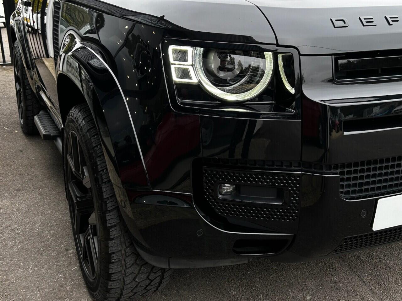 Used Land Rover Defender 2023 for sale - 76336715: Photo 8
