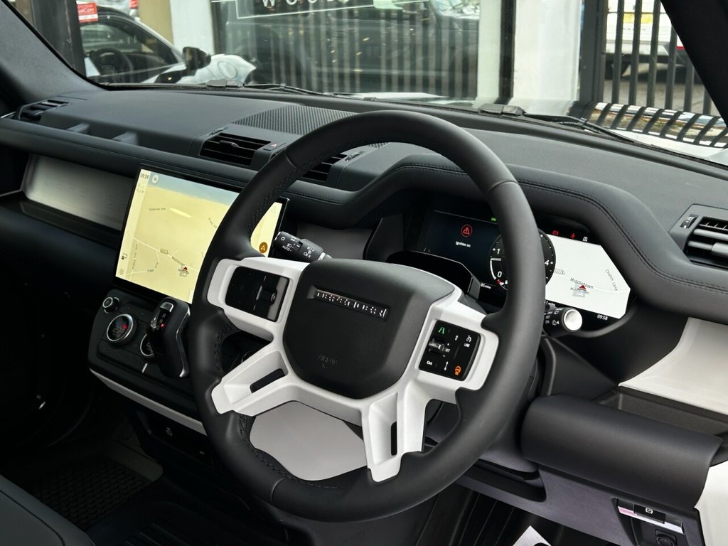 Used Land Rover Defender 90 2025 for sale - 77672703: Photo 32