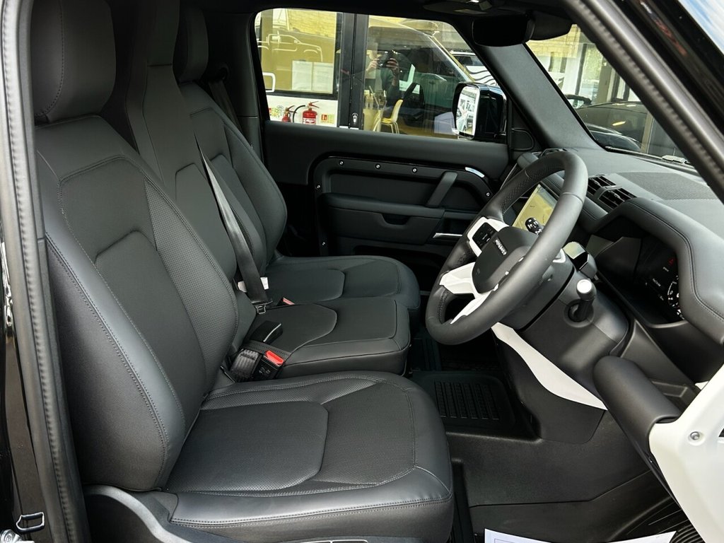 Used Land Rover Defender 90 2025 for sale - 77672703: Photo 34