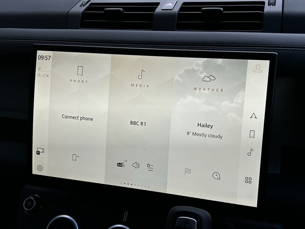 Used Land Rover Defender 90 2025 for sale - 77672703: Photo 44