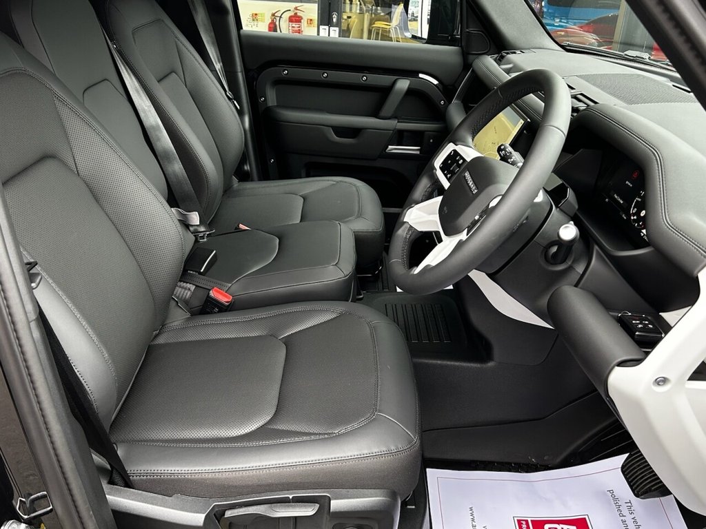 Used Land Rover Defender 110 2025 for sale - 77001007: Photo 31