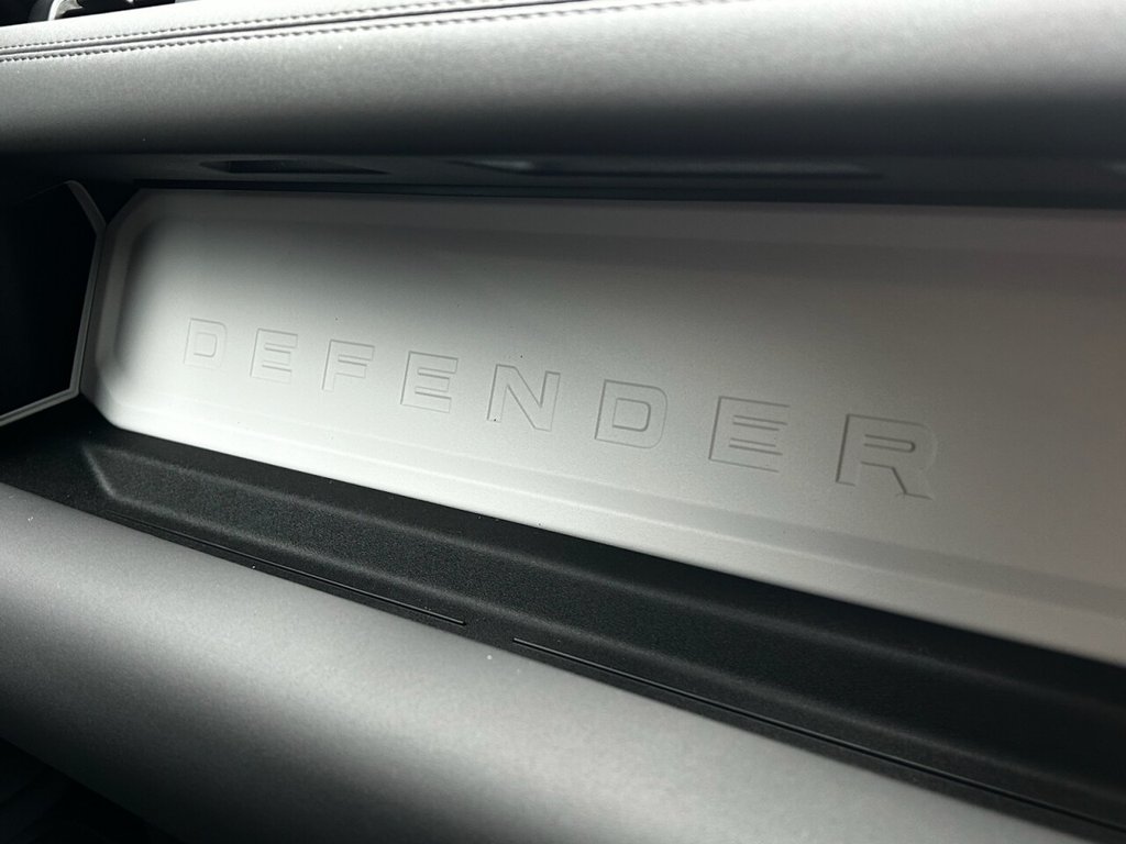 Used Land Rover Defender 110 2025 for sale - 77001007: Photo 40