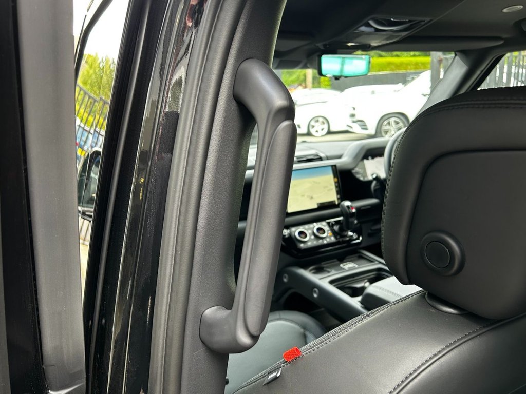 Used Land Rover Defender 110 2025 for sale - 77001007: Photo 47
