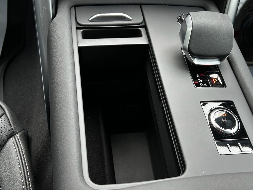 Used Land Rover Discovery 5 2025 for sale - 77000991: Photo 26