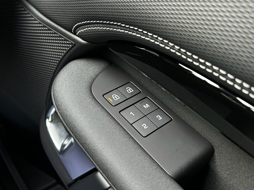 Used Land Rover Discovery 5 2025 for sale - 77000991: Photo 43