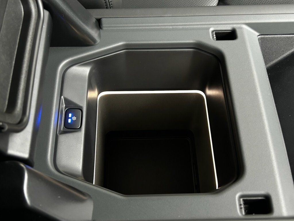 Used Land Rover Defender 2025 for sale - 77000995: Photo 48